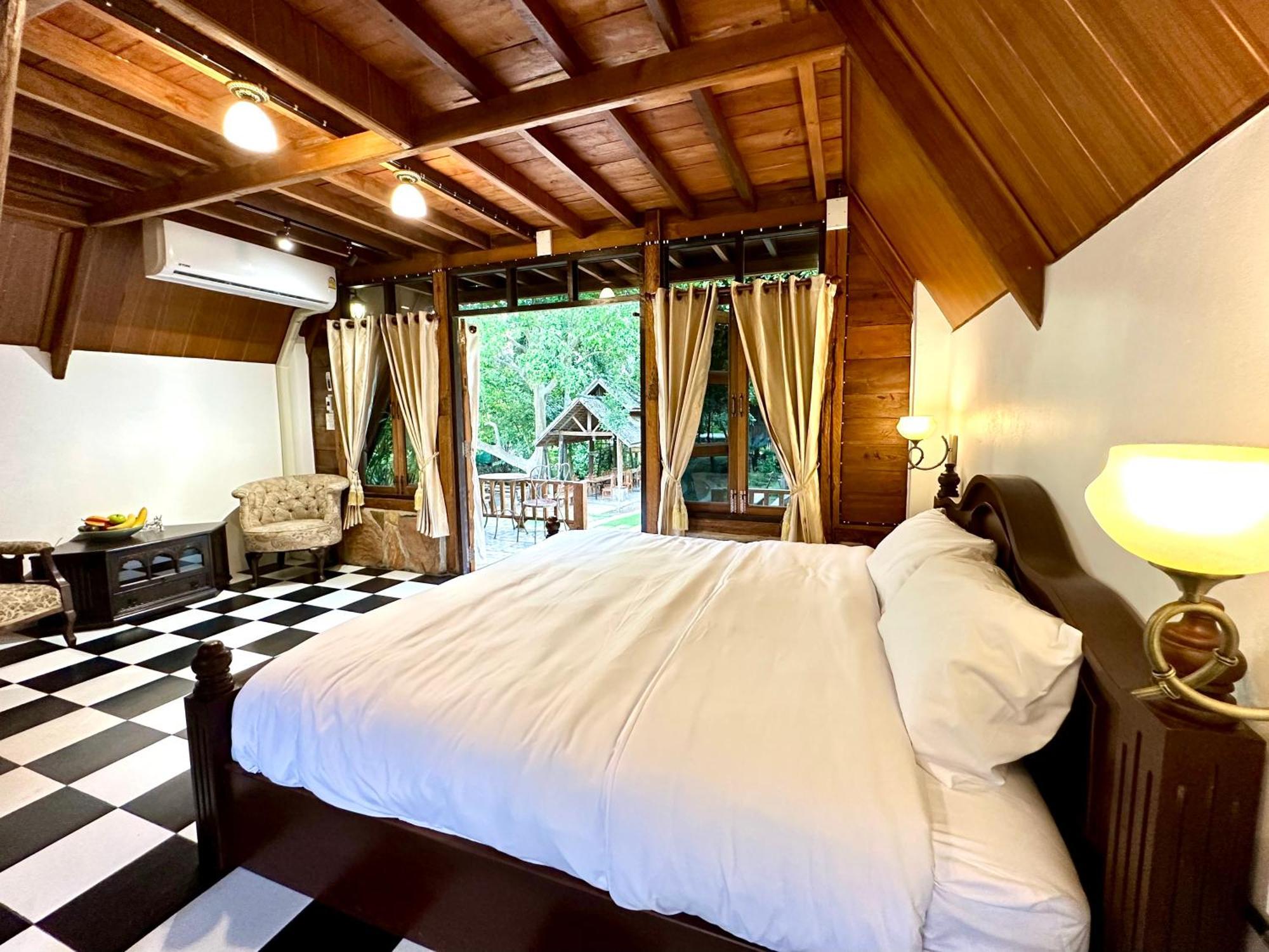 Ban Kaew Mo Ra Glamping & Restaurant 호텔 Pang Mapha 외부 사진