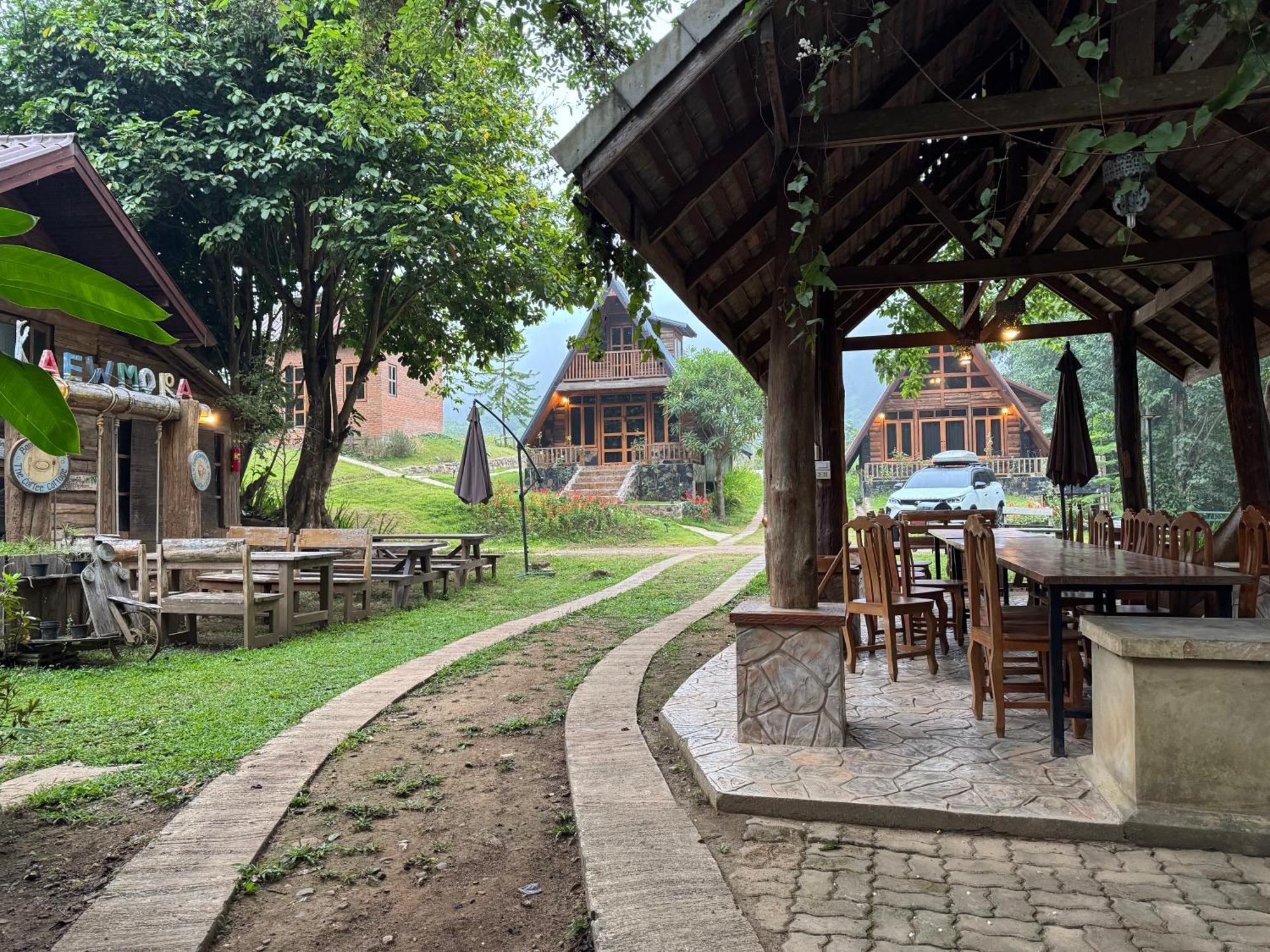 Ban Kaew Mo Ra Glamping & Restaurant 호텔 Pang Mapha 외부 사진