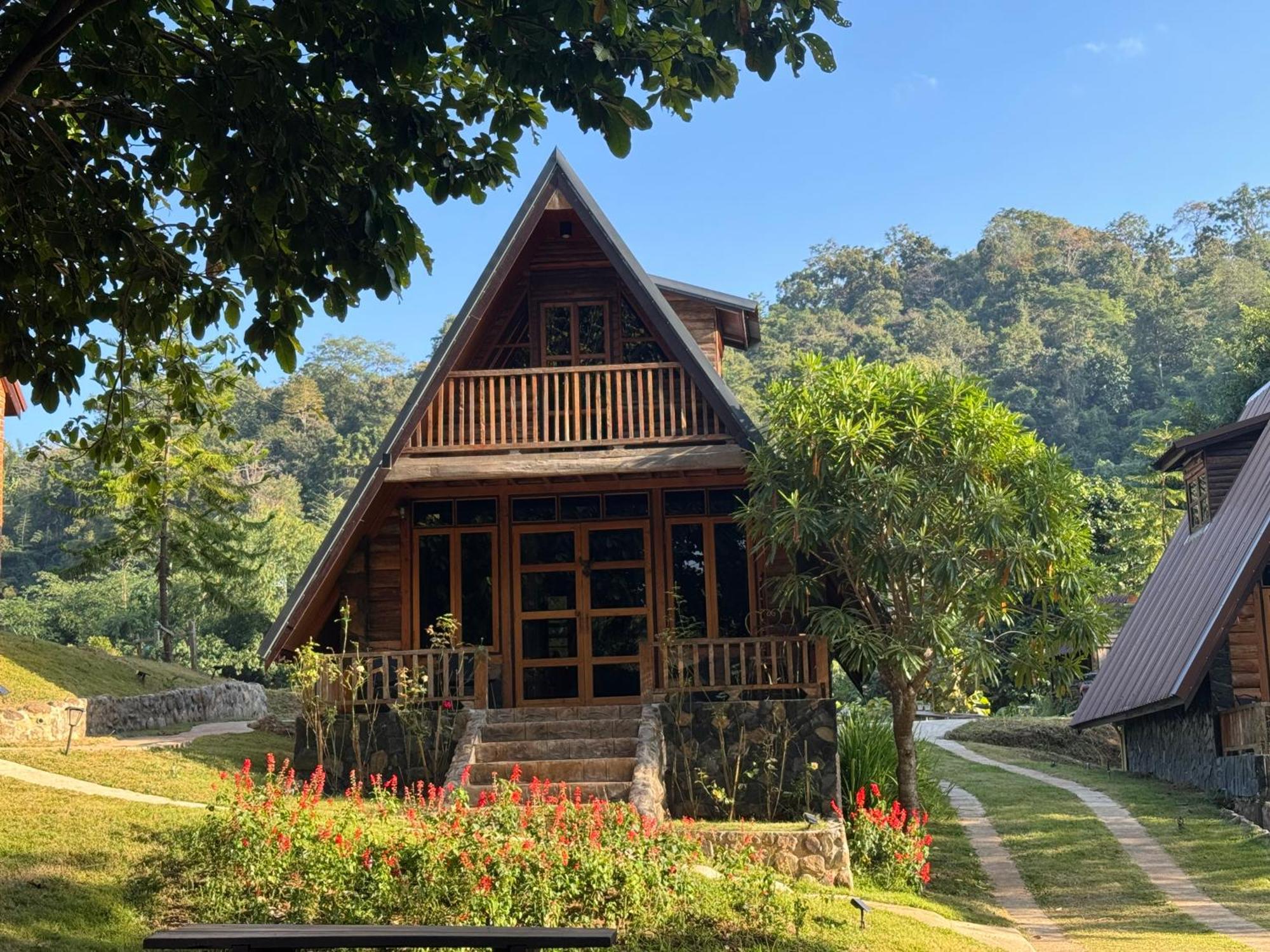 Ban Kaew Mo Ra Glamping & Restaurant 호텔 Pang Mapha 외부 사진