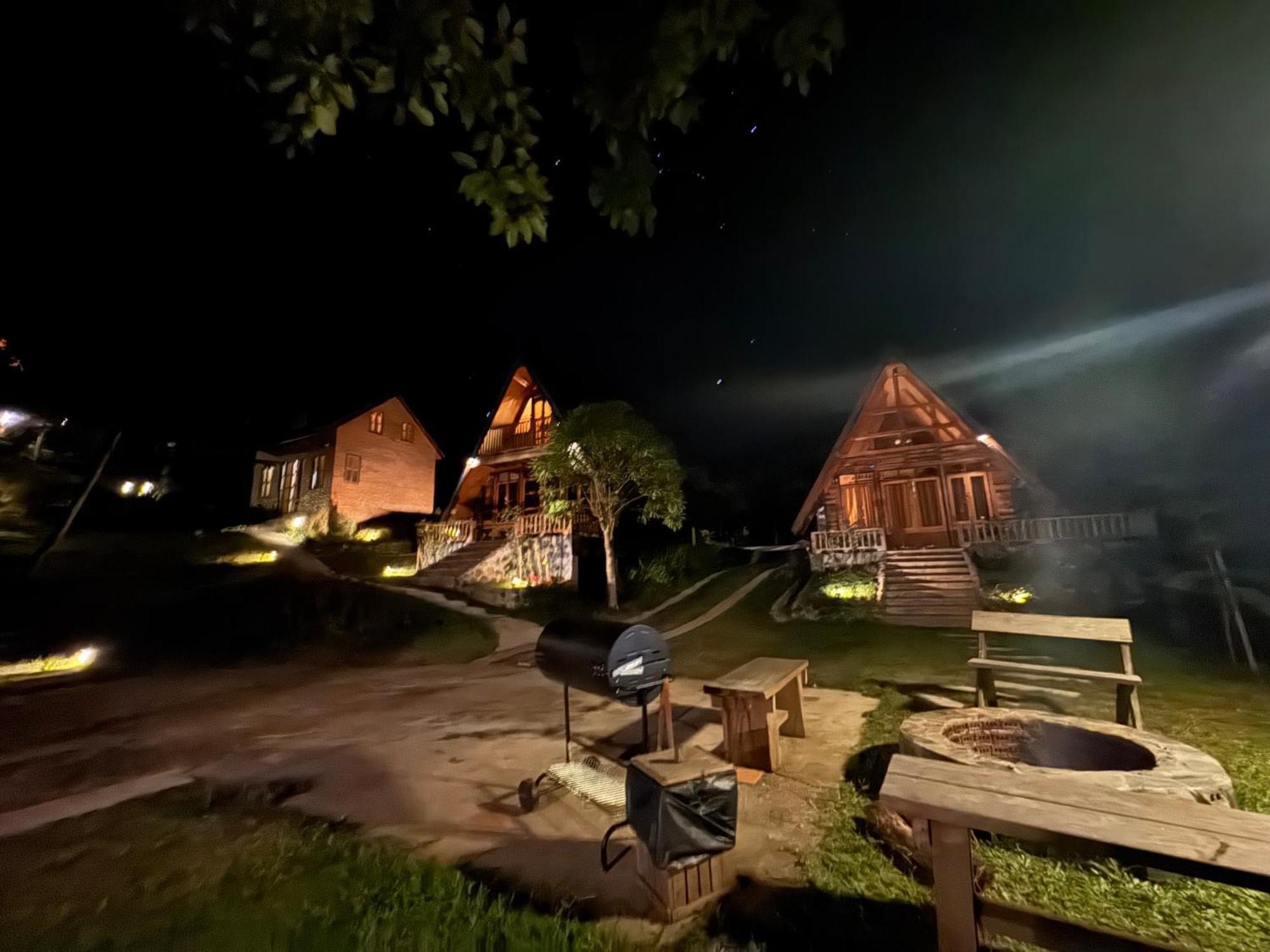 Ban Kaew Mo Ra Glamping & Restaurant 호텔 Pang Mapha 외부 사진